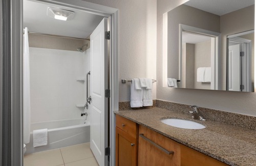 Mount Laurel Hotel | Discover Residence Inn by Marriott Mt. Laurel's Family-Friendly Amenities