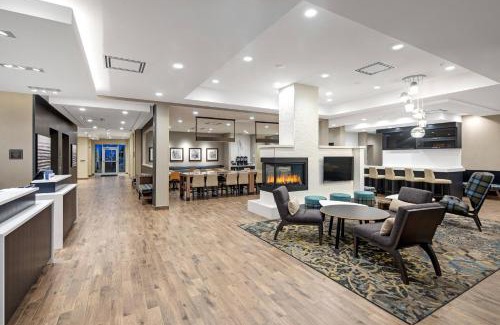 Gateway Hotel | Pet-Friendly Residence Inn Toronto Mississauga with Pool