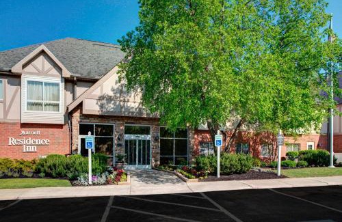 Independence Hotel | Pet-Friendly Residence Inn by Marriott Cleveland Independence