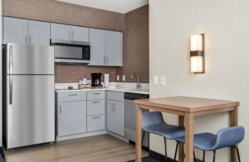 Warrenville Hotel | Pet-Friendly Residence Inn by Marriott Chicago Naperville