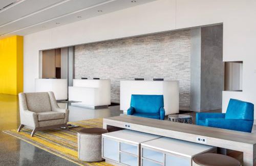 Columbia Hotel | Stylish Residence Inn by Marriott San Diego: Ocean View & More