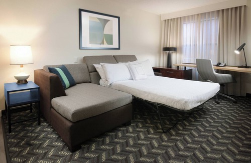 Dallas Hotel | Elegant Residence Inn by Marriott Addison with Spa & Kitchen