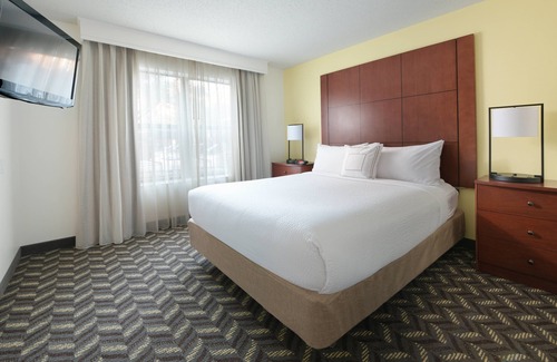 Dallas Hotel | Elegant Residence Inn by Marriott Addison with Spa & Kitchen