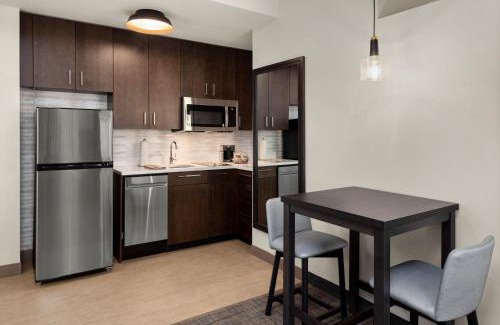 East Peoria Hotel | Discover Residence Inn by Marriott East Peoria - 9.5/10 Rated