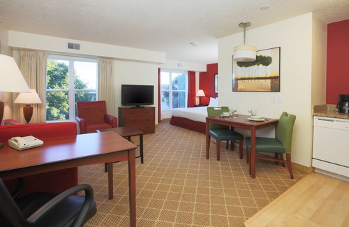 Flint Hotel | Comfortable Stay at Residence Inn By Marriott Flint