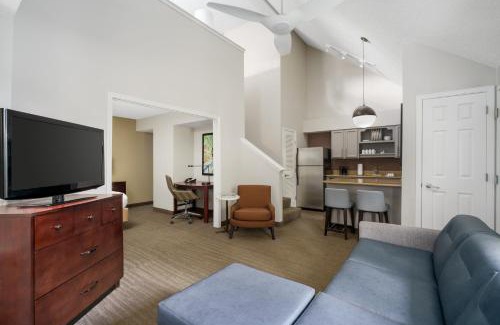 Bridle Trails Hotel | Pet-Friendly Residence Inn in Seattle/Bellevue with Ocean Views