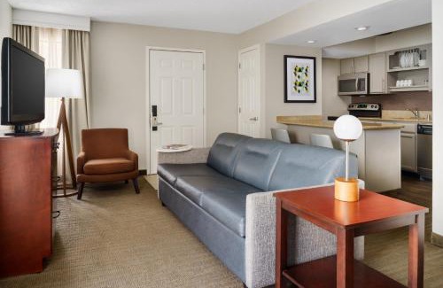 Bridle Trails Hotel | Pet-Friendly Residence Inn in Seattle/Bellevue with Ocean Views