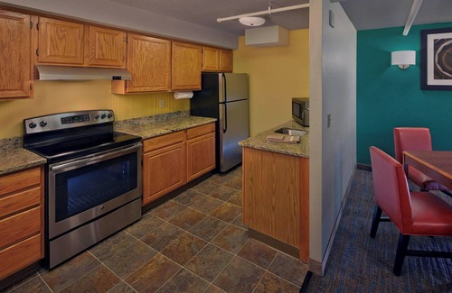 Downtown Hartford Hotel | Ideal Residence Inn by Marriott Hartford Downtown Getaway
