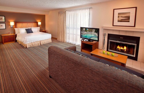 Lake Forest Hotel | Relax at Residence Inn by Marriott Lake Oswego: Family-Friendly Stay