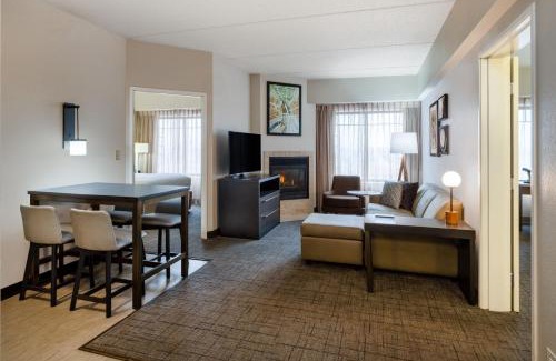 Oak Brook Hotel | Explore Residence Inn by Marriott Chicago Oak Brook's Comfort