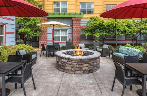 Bridgeton Hotel | Pet-Friendly Residence Inn by Marriott Portland North