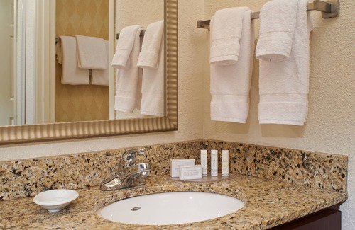 Saginaw Hotel | Unwind at Residence Inn by Marriott Saginaw - Great Amenities