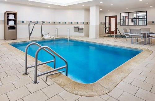 Downtown Hotel | Elegant Residence Inn Stamford Downtown with Pool & Spa