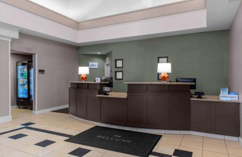 Northwest Yonkers Hotel | Discover Residence Inn by Marriott Yonkers with Pool & Ocean View