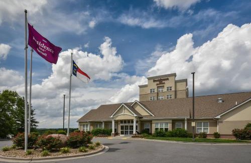 Concord Hotel | Pet-Friendly Residence Inn Charlotte Concord with Pool Access