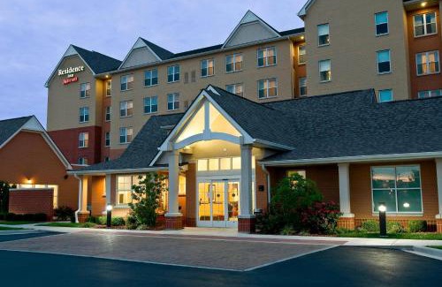 West Chester Hotel | Pet-Friendly Residence Inn in Cincinnati with Pool & Breakfast