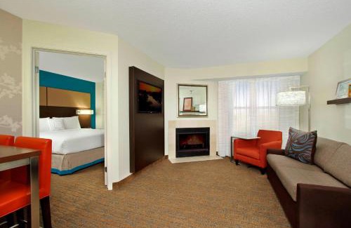 Southwest Colorado Springs Hotel | Inviting Residence Inn Colorado Springs South with Pool & Pets