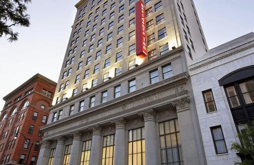 Uptown District Hotel | Pet-Friendly Residence Inn Columbus Downtown with Great Amenities
