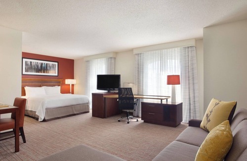 Joplin Hotel | Inviting Residence Inn Marriott Joplin with Pool & Breakfast
