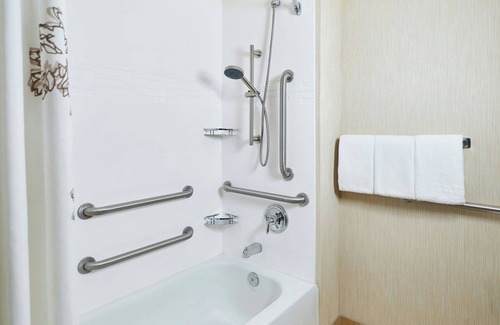 Joplin Hotel | Inviting Residence Inn Marriott Joplin with Pool & Breakfast
