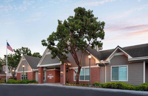 Milpitas Hotel | Inviting Residence Inn Milpitas with Pool & Hot Tub Access