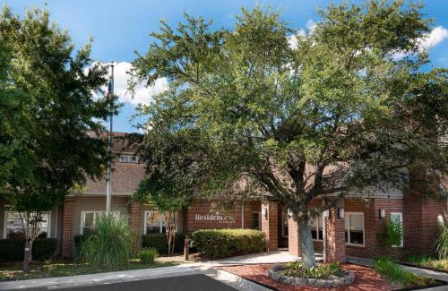 Mobile Hotel | Family-Friendly Residence Inn Mobile with Pool & Breakfast