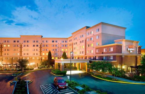Downtown Hotel | Discover Residence Inn Seattle East/Redmond with Pool & Breakfast