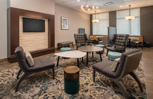Downtown Hotel | Discover Residence Inn Seattle East/Redmond with Pool & Breakfast