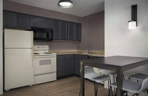 Spokane Valley Hotel | Relax at Residence Inn Spokane E Valley with Pool & Kitchen