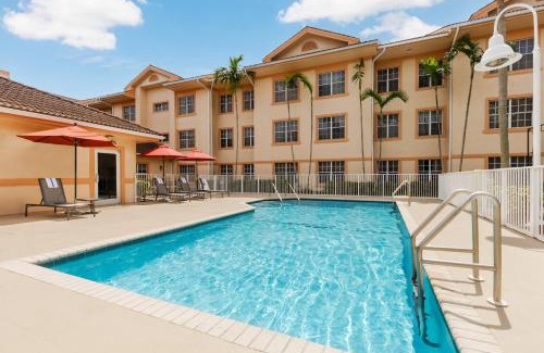 Villages of Palm Beach Lakes Hotel | Discover Residence Inn West Palm Beach: Oceanfront Retreat