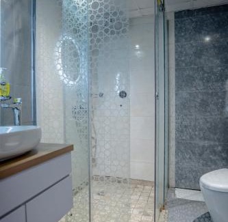 Douala Apartment | Pet-Friendly Residence Isabella with Pool & Family Amenities