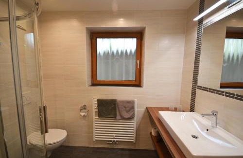San Leonardo in Passiria Hotel | Pet-Friendly Residence Apartment Talblick with Ocean Views
