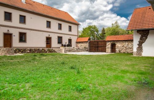Kamenna Apartment | Explore Residence Klažary: Pet-Friendly Retreat in Žumberka