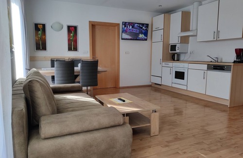 Naz Apartment | Pet Friendly Residence Klementhof #3 with Pool Amenities