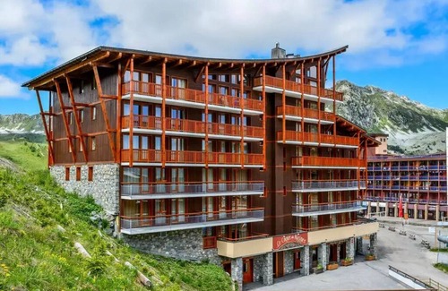 Arc-2000 Apartment | Explore Residence La Cime des Arcs: 5-Room Cabin Retreat