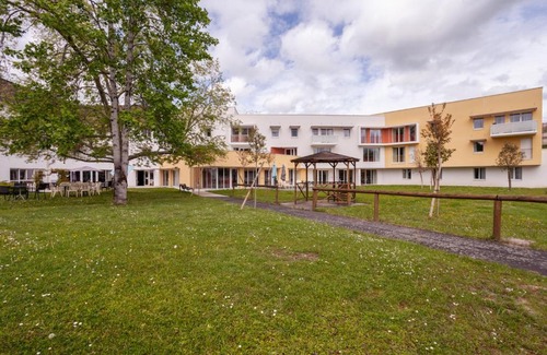 Gan Apartment | Discover Residence La Bearnaise: Pet & Child Friendly Getaway