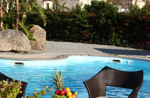 Lipari Historic Centre House | Pet-Friendly Residence La Giara with Oceanfront Pool