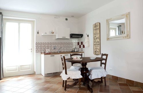 Venaria Reale House | Pet-Friendly Residence La Pera Bugiarda with Spa & Dining
