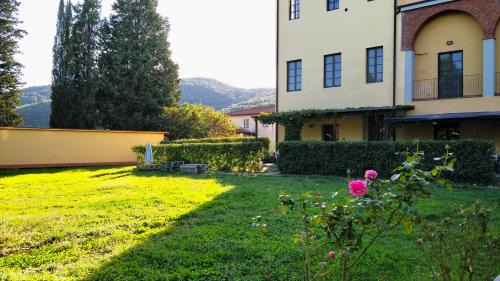 Ponte Agli Stolli Apartment | Discover Residence La Poggerina: Oceanfront Family Retreat