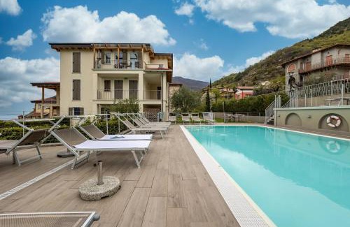 Aer Apartment | Relax at Residence La Villa Fewo Cristallo: 4-Star Retreat