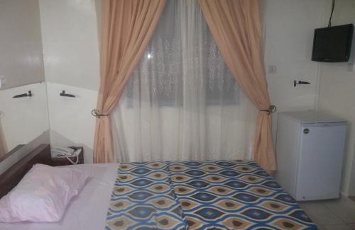 Ouagadougou Bed & Breakfast | Budget-Friendly Residence Le Cailcedrat with Breakfast Options
