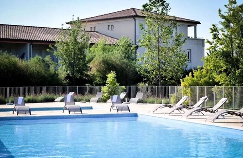Azille Apartment | Cozy Residence Le Château de Jouarres - Oceanfront Escape