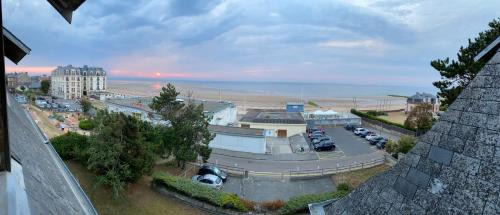 Houlgate Apartment | Oceanfront Residence le Crisenoy - Guest Rated 9.2/10