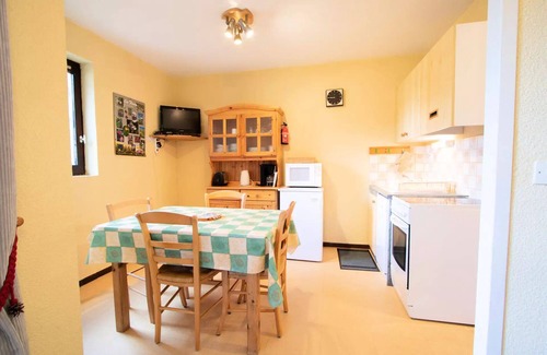 Villarodin-Bourget Apartment | Cozy Residence Les Gentianes - Studio Retreat for 4