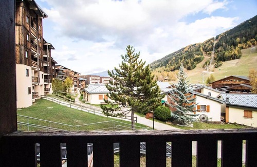 Villarodin-Bourget Apartment | Cozy Residence Les Gentianes - Studio Retreat for 4
