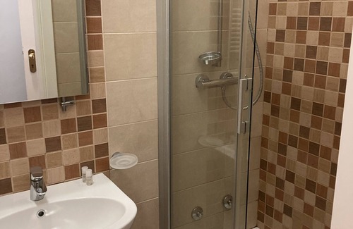 Avezzano House | Family-Friendly Residence Le Ginestre Double Room Awaits