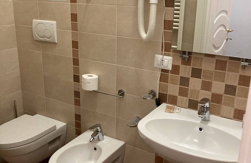 Avezzano House | Family-Friendly Residence Le Ginestre Double Room Awaits