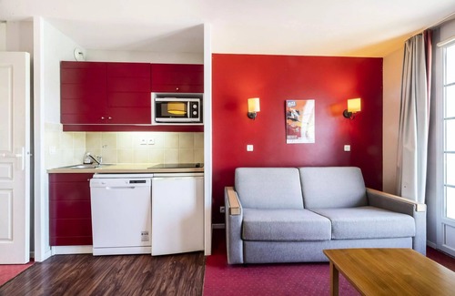 Marciac Apartment | Relax at Residence Le Hameau du Lac with Pool & Spa Access