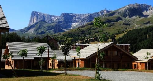 Saint-Etienne-en-Devoluy Apartment | Discover Residence Le Hameau du Puy: Oceanfront Retreat