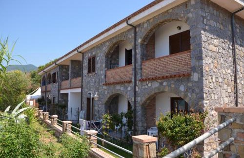 Marina di Pisciotta Apartment | Charming Residence Le Palme: Oceanfront Retreat in Palinuro